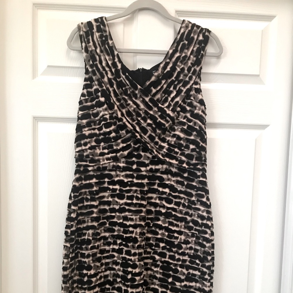 Beautiful size 14 Adrianne Papell dress.